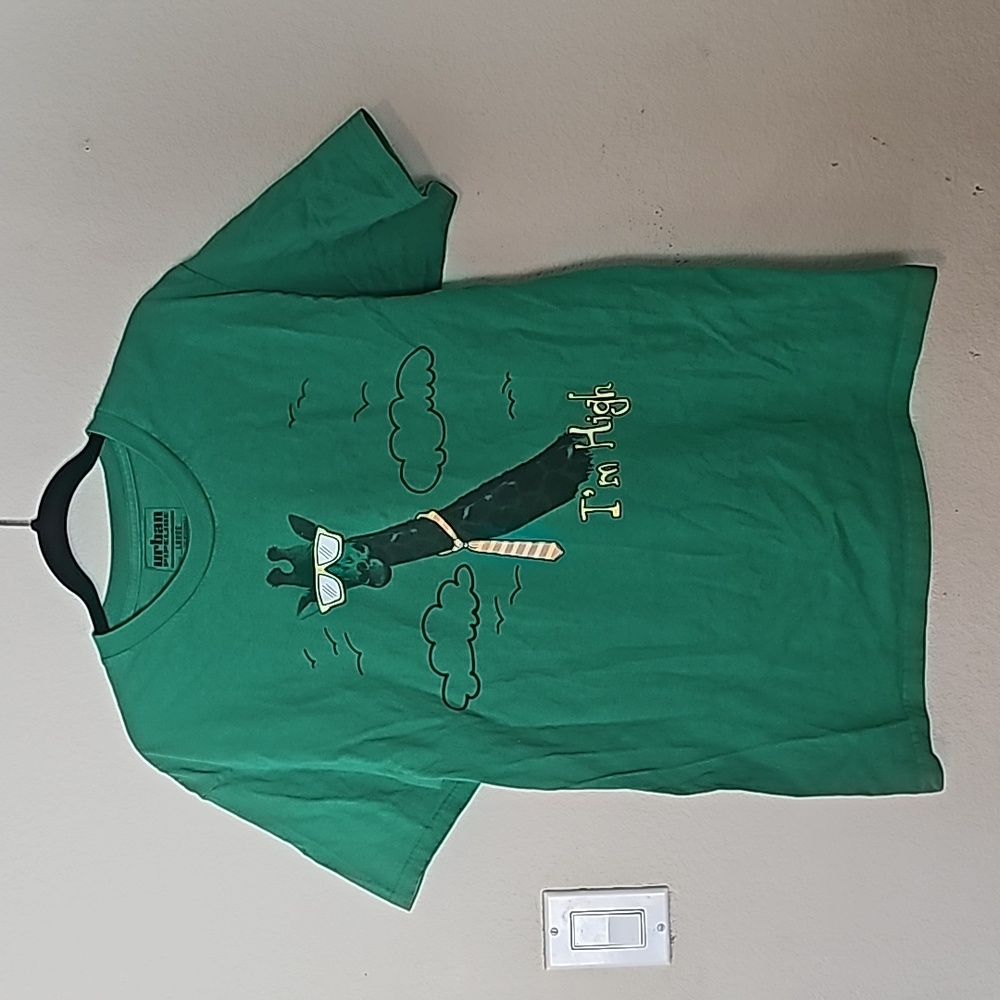 Urban Pipeline Men's Graphic Tee - Giraffe with Sunglasses